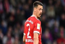 A Bayern elengedte a Kínából „visszautasíthatatlan ajánlatot” kapó csatárát