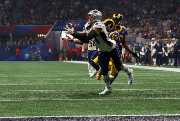 A New England Patriots nyerte a Super Bowlt