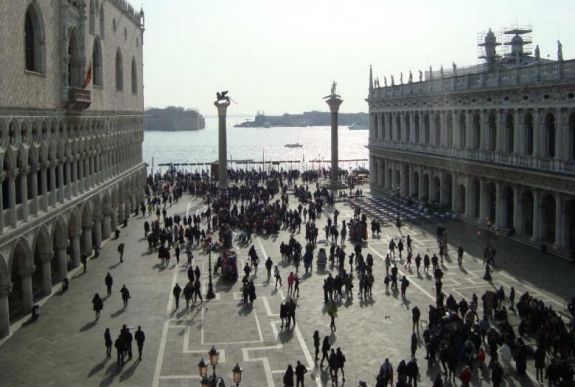 Májustól belépti díjat szedhetnek a Velencébe látogatóktól