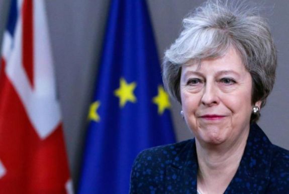 Theresa May: jogilag kötelező erejű módosításokra van szükség a Brexit-megállapodásban