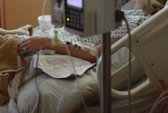 Részletek derültek ki a rendőr által tévedésből lelőtt nő állapotáról