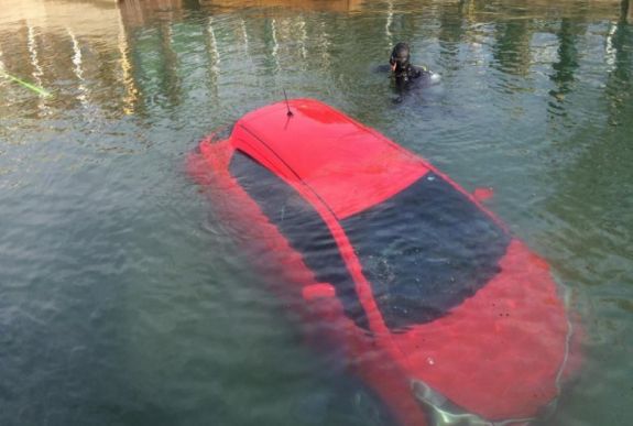 Hajócsatornába navigált a GPS egy német autóst