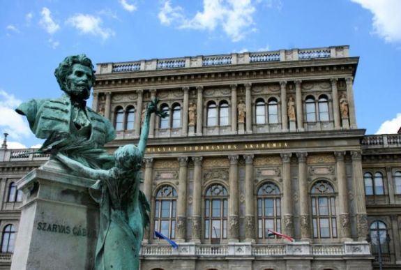 Az MTA jövőjét féltik kolozsvári magyar egyetemi oktatók is