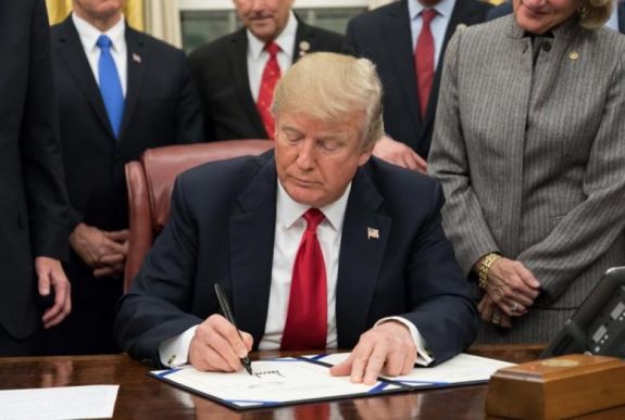 Trump rendeletet írt alá a mesterséges intelligencia kutatásáról