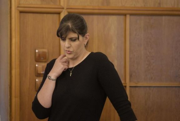 FRISSÍTVE - Korrupcióval gyanúsítják a volt korrupcióellenes főügyészt