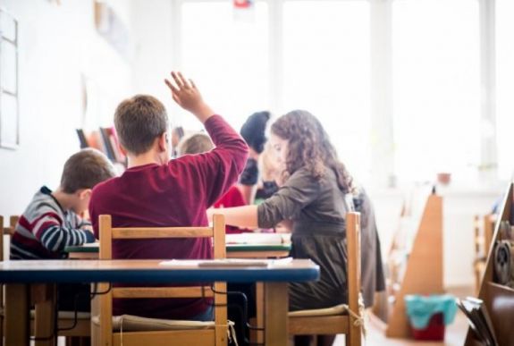 Ismét megszavazták: nem szüntethetnek meg kisebbségi osztályokat jóváhagyás nélkül