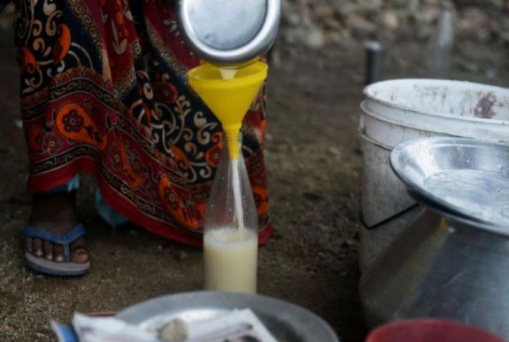 Százötvenre emelkedett a pancsolt szesz áldozatainak száma Indiában