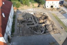 T. Szabó Csaba: Gyulafehérvár titkolt középkora