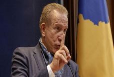 A koszovói külügyminiszter életveszélyesen megfenyegette szerb kollégáját