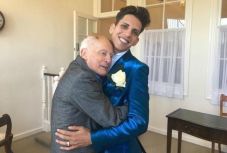 Fülig szerelmes 55 évvel fiatalabb román férjébe a nyugalmazott angol pap