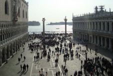 Májustól belépti díjat szedhetnek a Velencébe látogatóktól