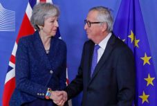 Brexit: Juncker és May a tárgyalások folytatásáról állapodott meg Brüsszelben