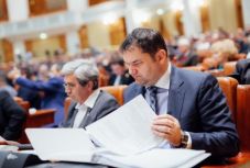 Cseke Attila a költségvetés támogatásáról: „Előbb lássuk a módosított számokat”