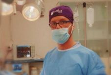 Egyre cifrább: álügyvéd segítette csalni a lebukott álsebészt