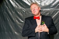 A szeretetvágy tesz olyanná, amilyenek vagyunk – párbeszédes színházi esszé Hatházi Andrással 