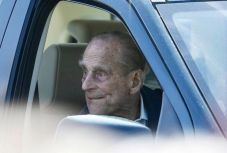 Nemrég balesetezett, visszaadta jogosítványát Fülöp herceg