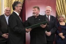 Átvette az Év Bortermelője-díjat Balla Géza