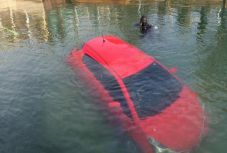 Hajócsatornába navigált a GPS egy német autóst