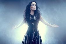 A Nigthwish ex-énekese, Tarja Turunen zárja a Szent György Napokat