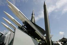 Nem hatja meg az orosz fenyegetőzés a védelmi minisztert