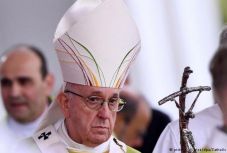 Ferenc pápa: az egyház tagjainak bűnei miatt nem az egyházat kell elpusztítani