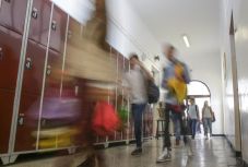 Bár csökken a diáklétszám, nem zárnak be magyar iskolákat a Székelyföldön