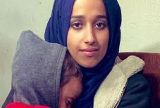 Nem hagyja annyiban a volt dzsihadista nő apja, hogy lányát nem engedik vissza Amerikába