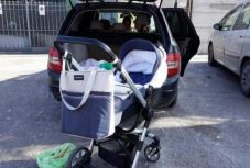 Babakocsival akart alkoholt lopni egy román apuka Olaszországban