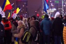 Tüntetés Bukarestben: rátámadtak az Antena 3 közvetítőkocsijára