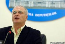 Börtönnel fenyegeti egy képviselő a tiltakozó ügyészeket