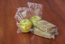 Tej-kifli program: az almák külön csomagolását kifogásolják a szülők 