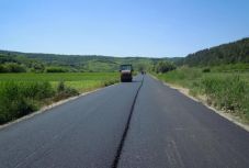 Európai Uniós alapokból újítják fel a besztercei út két szakaszát