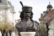 Nem ment könnyen: Rákóczi fejedelemről neveztek el egy iskolát Szatmárnémetiben