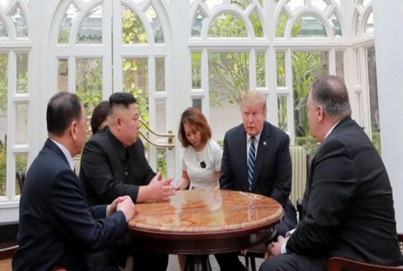 Donald Trump „éles eszűnek” és „igazi vezetőnek” nevezte Kim Dzsong Unt