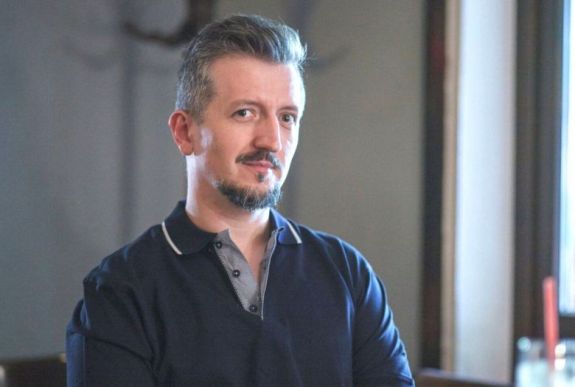 Székely Csabával indul a mai problémákat tematizáló kolozsvári felolvasószínházi sorozat
