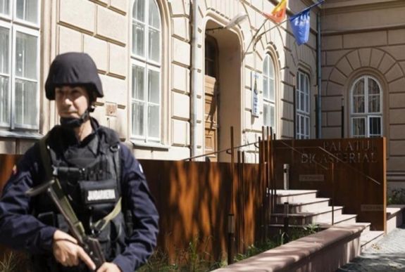 A temesvári igazságügyi palota előtt akarta felgyújtani magát egy idős férfi