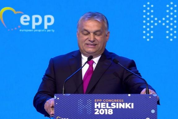 A Fidesz EPP-tagsága: a CDU elnöke felfüggesztést, Juncker kizárást javasol