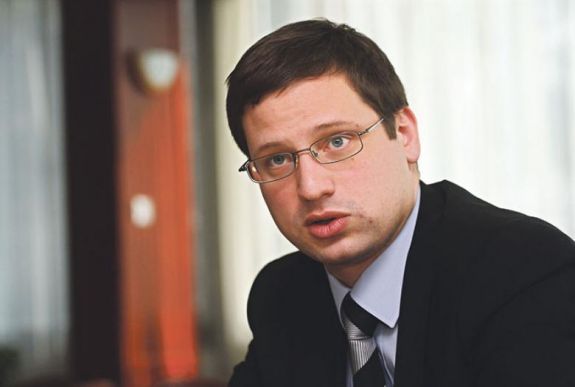 Azonnal elhagyja a Fidesz az Európai Néppártot, ha felfüggesztik