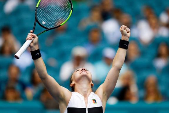 Halep könnyedén verte az idősebb Williams-lányt, negyeddöntős Miamiban
