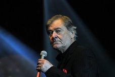 Meghalt Koós János táncdalénekes