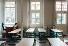 Tizenöt év alatt majdnem felére csökkent az iskolások száma Romániában