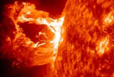 Megfigyelték a Nap koronakidobódásának születését