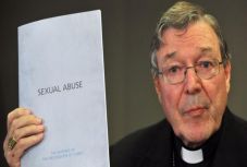 Polgári per is indult az elítélt vatikáni pénztárnok ellen