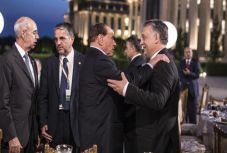 A Forza Italia sem szavazza meg a Fidesz kizárását az EPP-ből