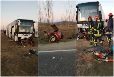 Brutális baleset: kettészakította az autót a busz, egy ember meghalt