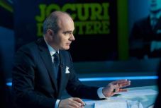 Rareş Bogdan televíziós újságíró vezeti a PNL EP-listáját