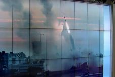 Száz légicsapással válaszolt az izraeli hadsereg a Tel-Avivra lőtt két rakétára