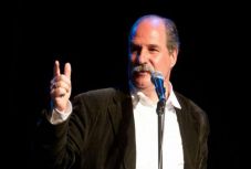 Berecz András a nagykárolyiaknak és a marosvásárhelyieknek mesél