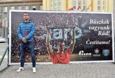Zenta főterén ünnepelték a teniszező Györe Lászlót 