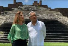 Bocsánatkérést követel a mexikói elnök a 16. századi spanyol hódításért